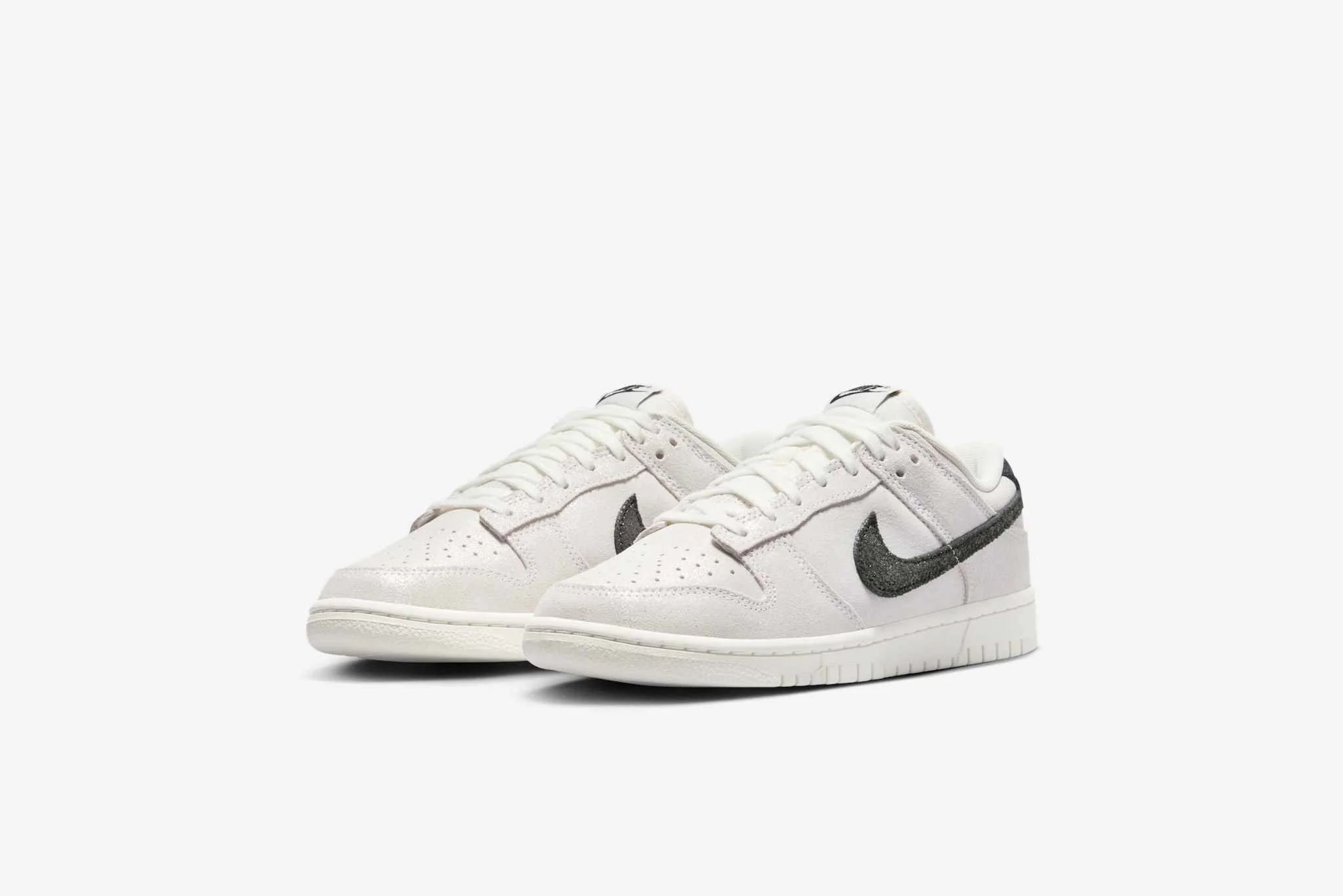 Nike "Dunk Low SE" W - White / Black / Team Red - Image 3