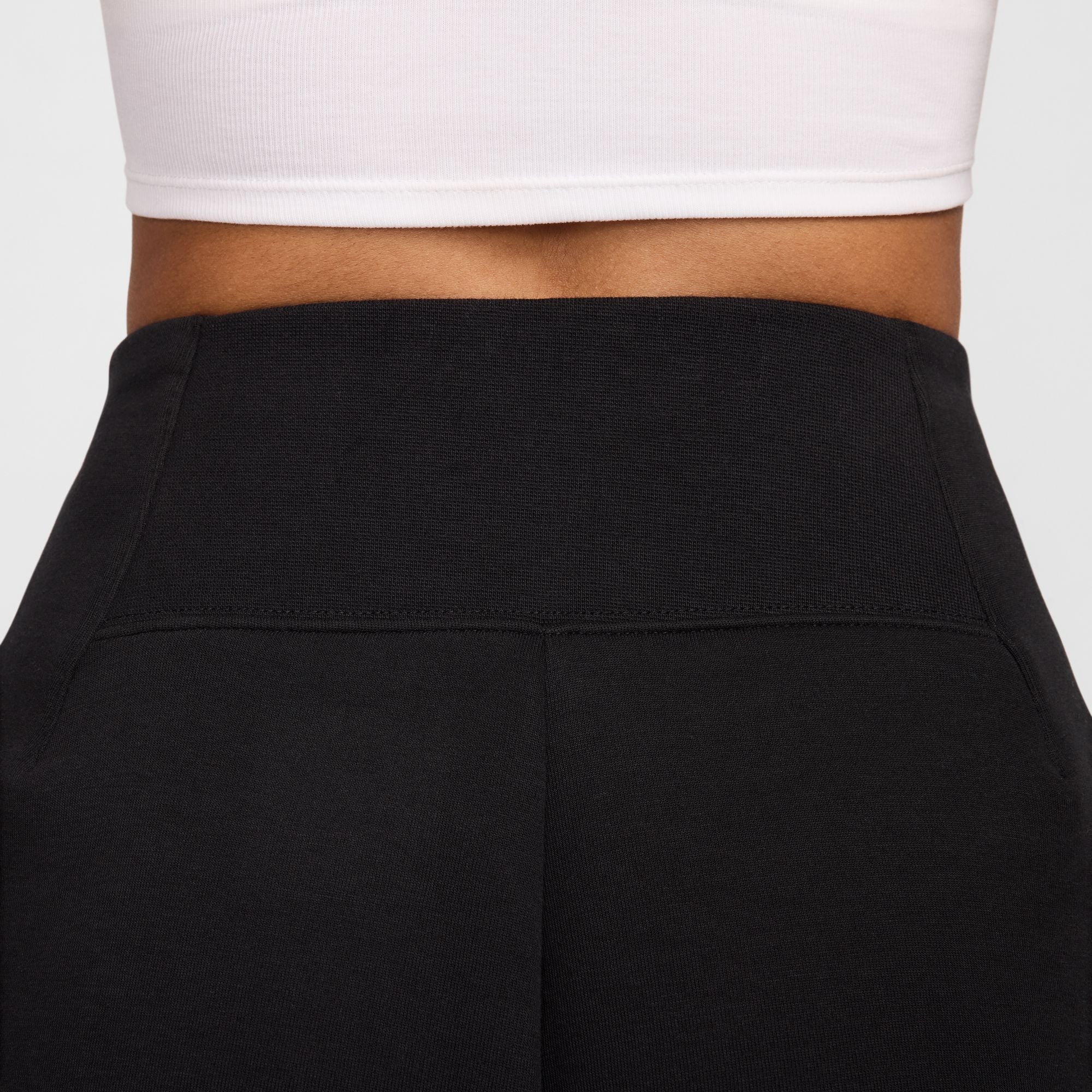 Nike "Tech Fleece High-Waisted 3" Pleated Shorts" W - Black - Image 8