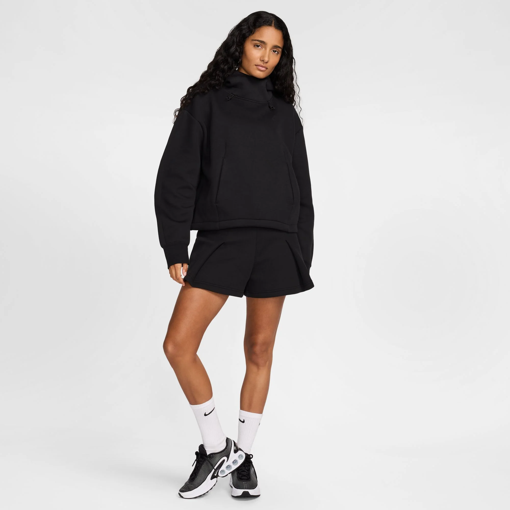 Nike "Tech Fleece High-Waisted 3" Pleated Shorts" W - Black - Image 9