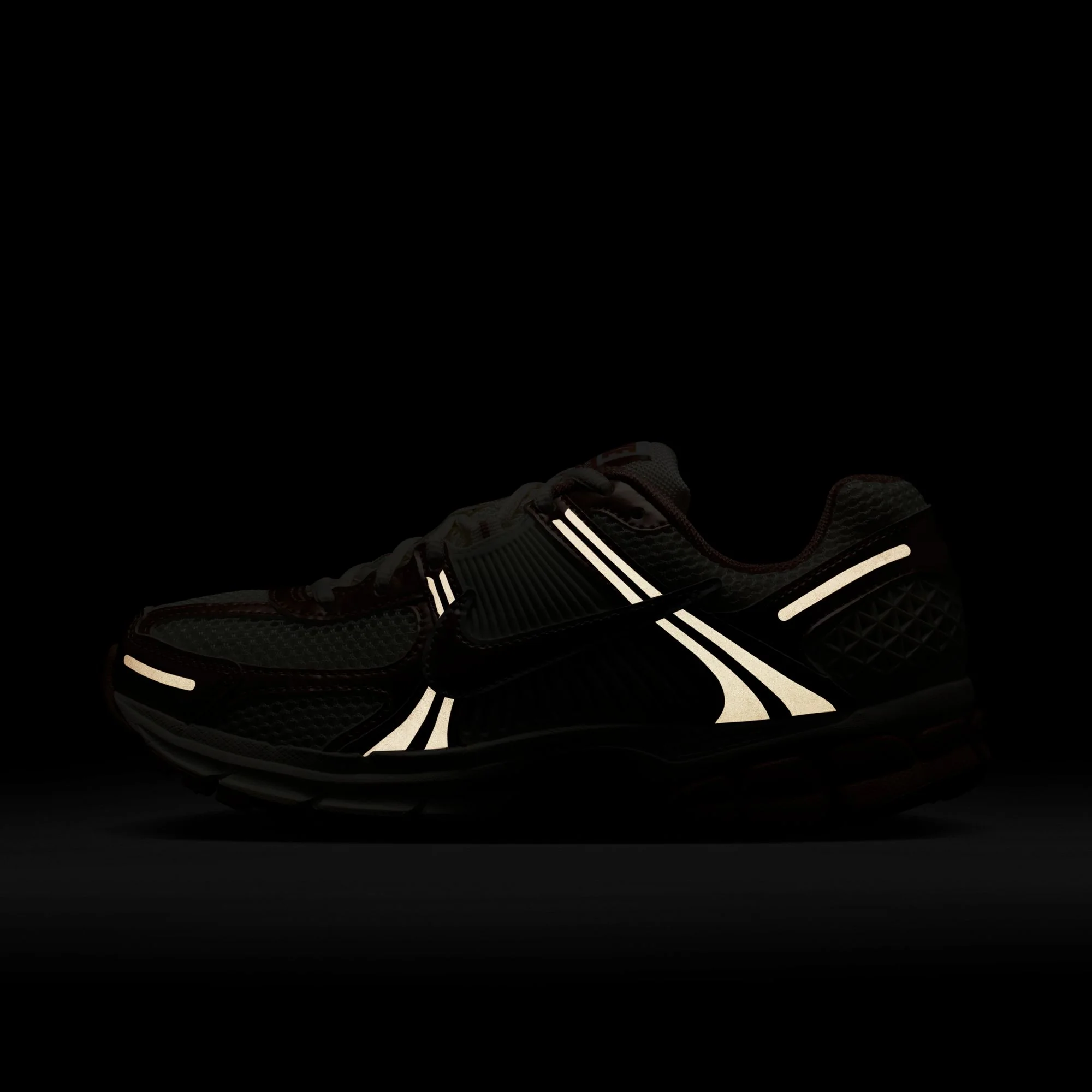 Nike "Zoom Vomero 5" Womens - Sail / Rose Gold - Image 4